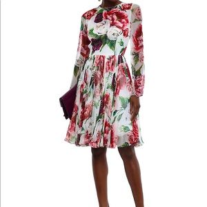 Sold on other platform. Dolce & Gabbana peony dress size 38